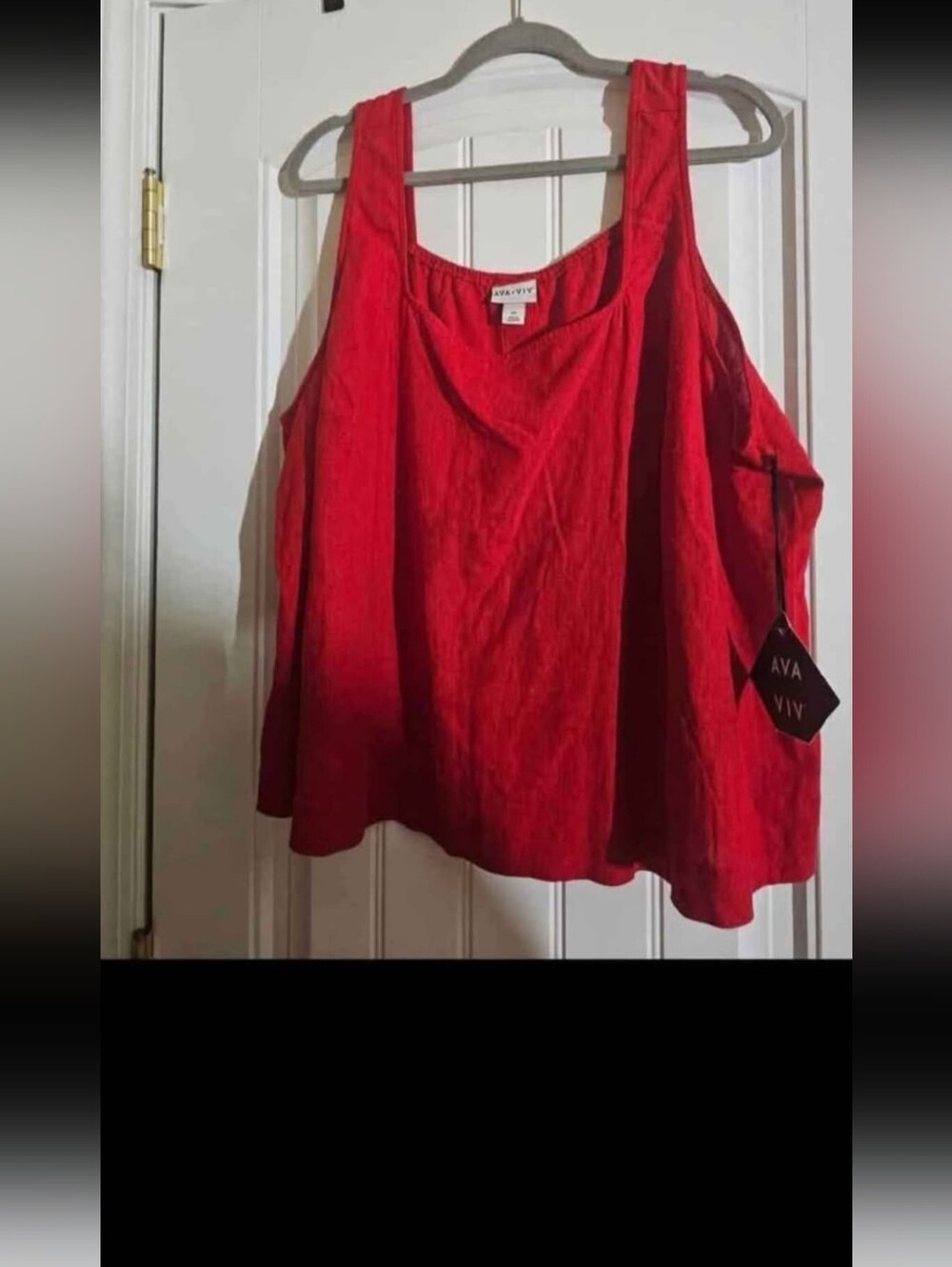 New womans size 3X Red tank top with buttons on back(55% Lino 45% Rayon)
